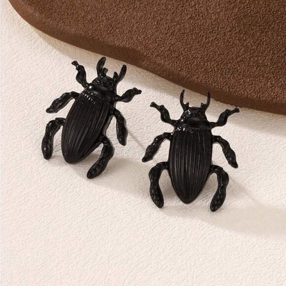 Goth Black Beetle, Engraved detailing, Great Cottagecore, Beetlejuice, N… - Picture 1 of 4